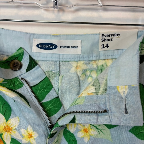 NWT Old Navy Floral Everyday Women's Shorts - Picture 5 of 8